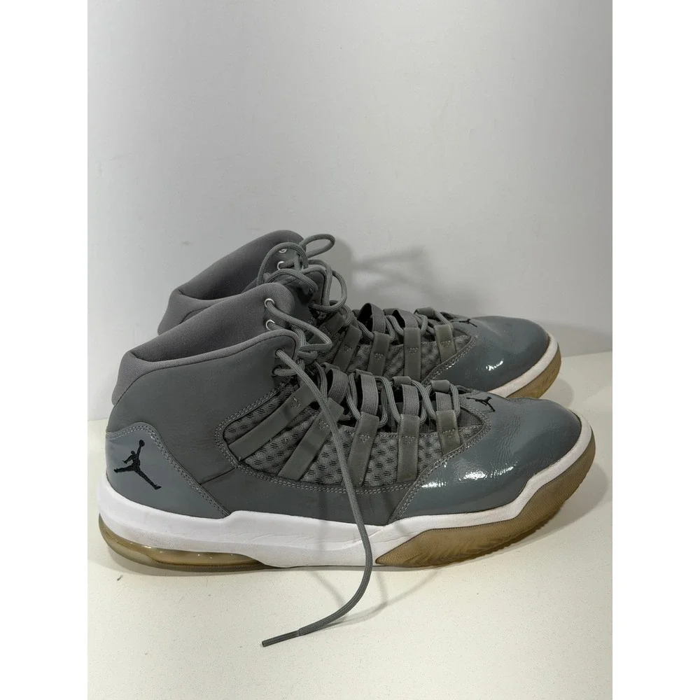 Jordan Max Aura Cool Grey White Gum Basketball Shoes AQ9084-012 Mens Size 12